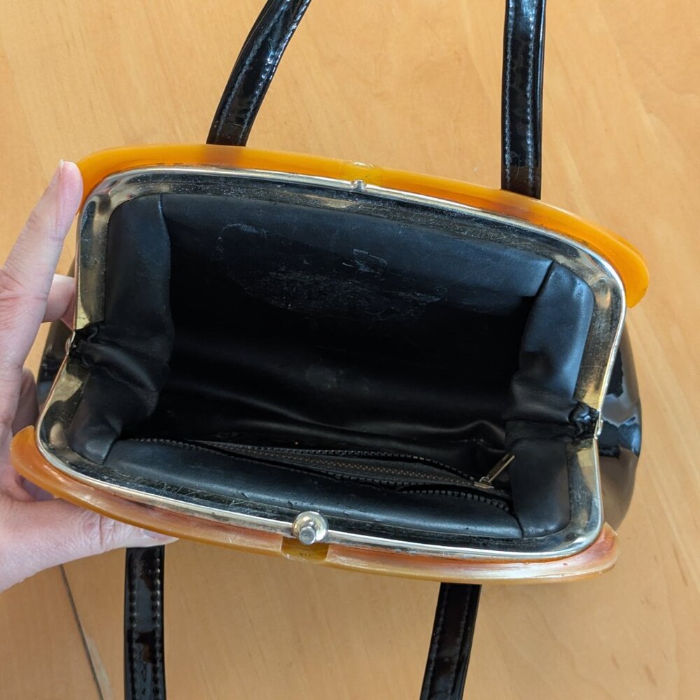 Vintage 1950s/60s Black Patent Leather Handbag with Lucite Handle - Picture 5 of 8